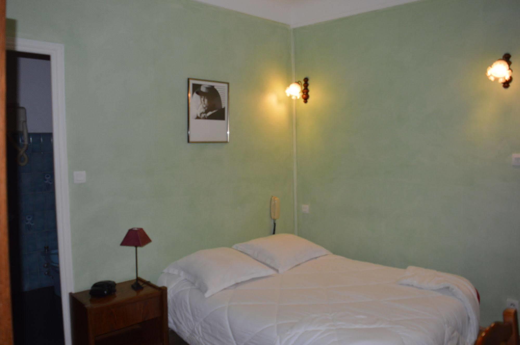 Hotel Le Roya Брейл-сюр-Роа Екстериор снимка