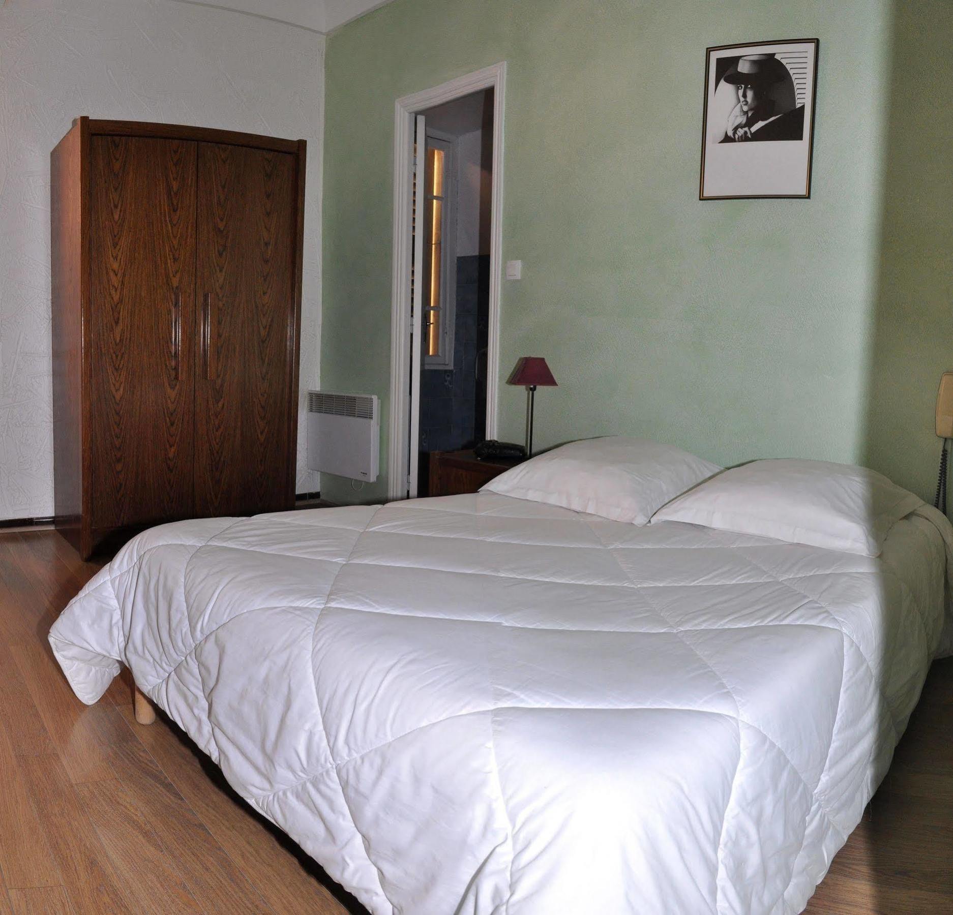 Hotel Le Roya Брейл-сюр-Роа Екстериор снимка